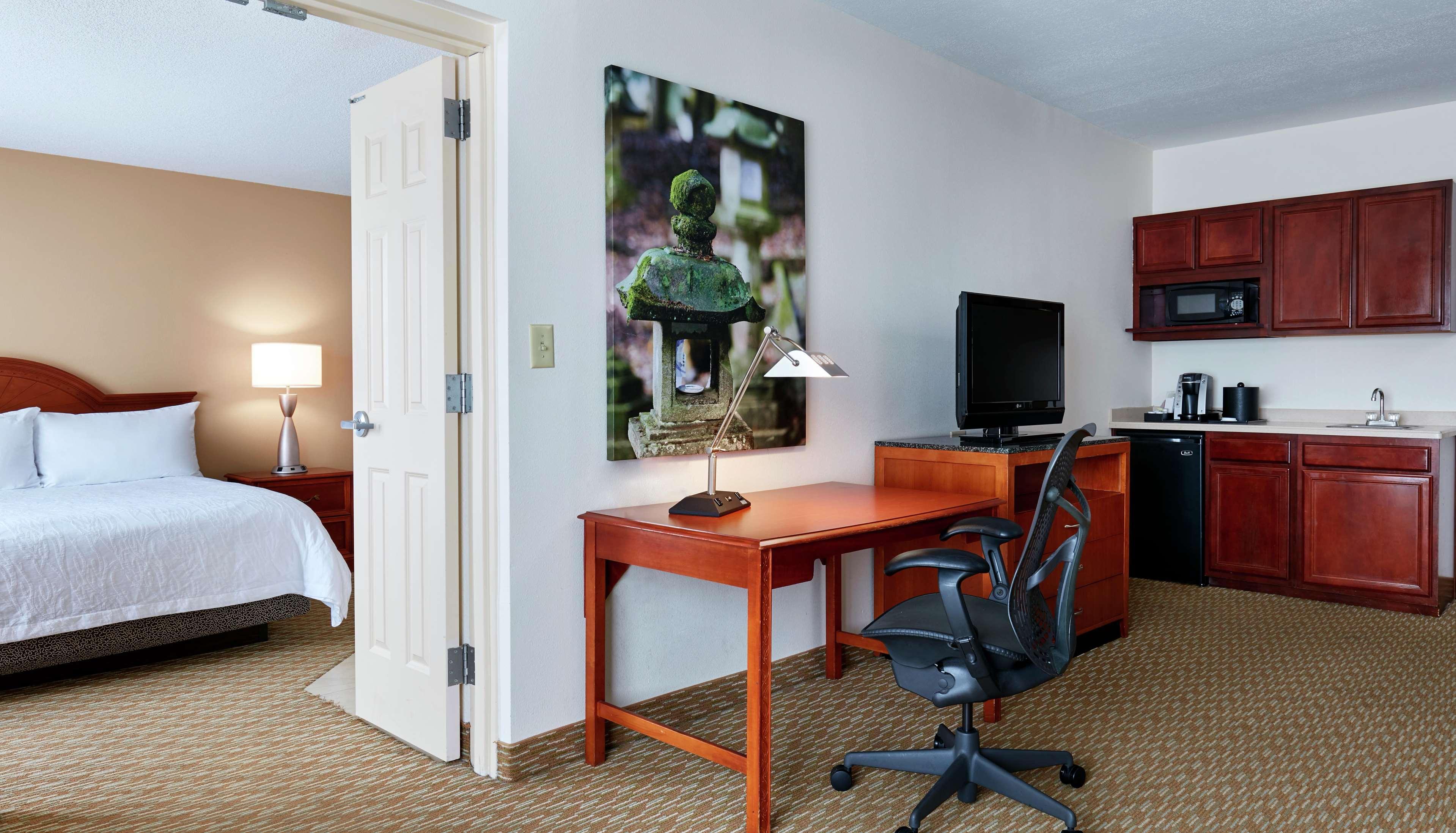 Hilton Garden Inn Charlotte North Exterior photo
