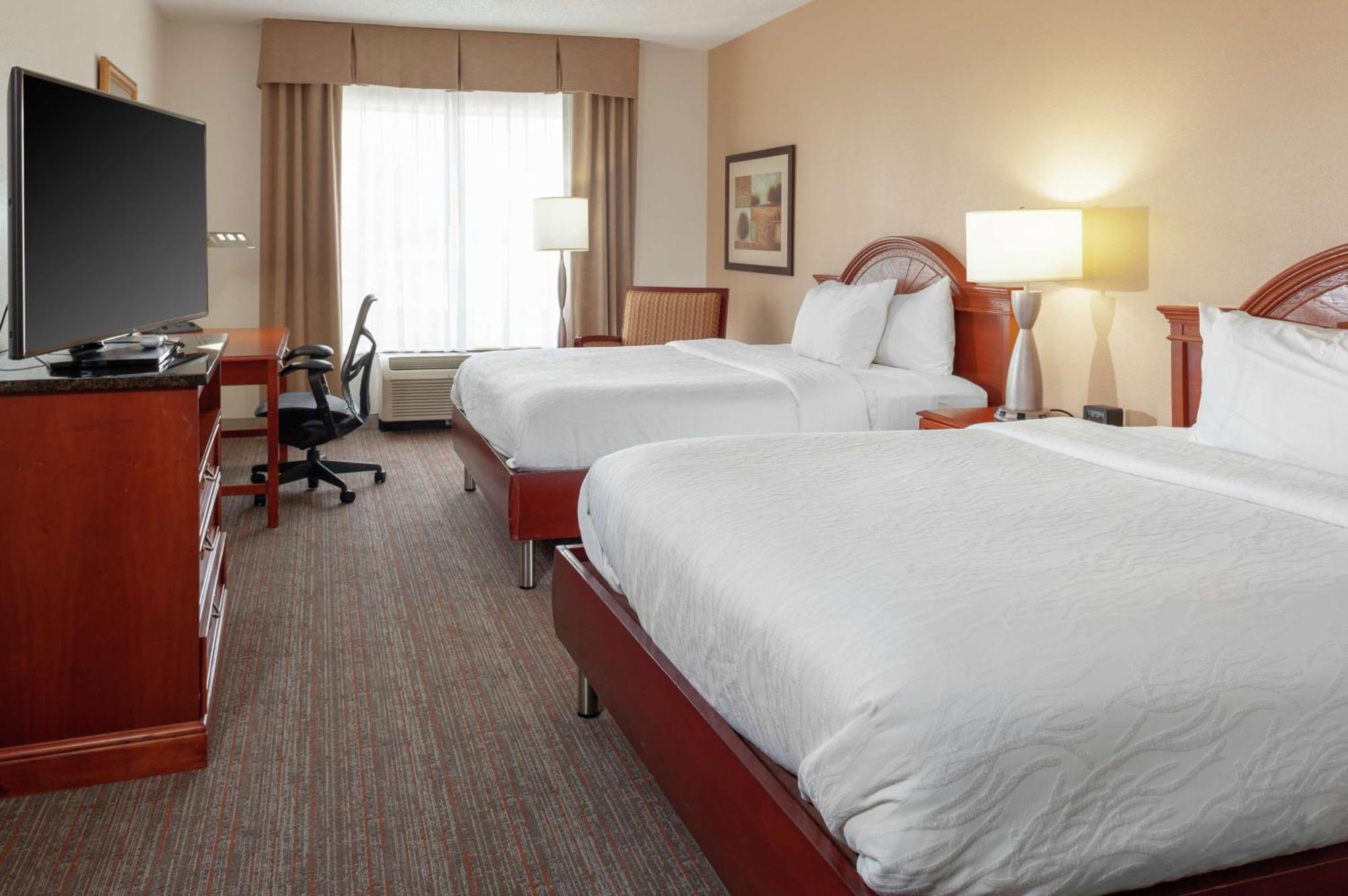 Hilton Garden Inn Charlotte North Exterior photo