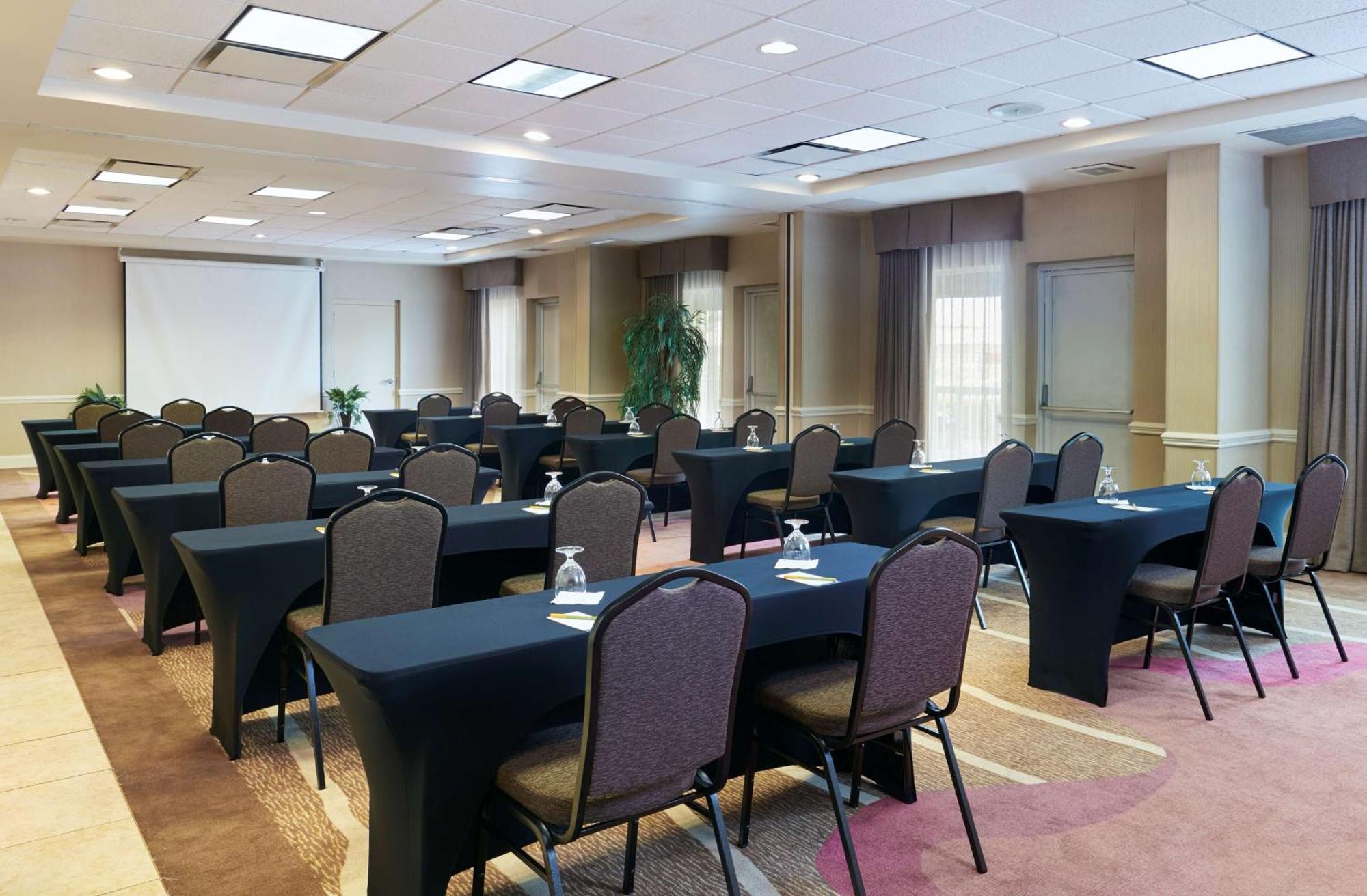 Hilton Garden Inn Charlotte North Exterior photo