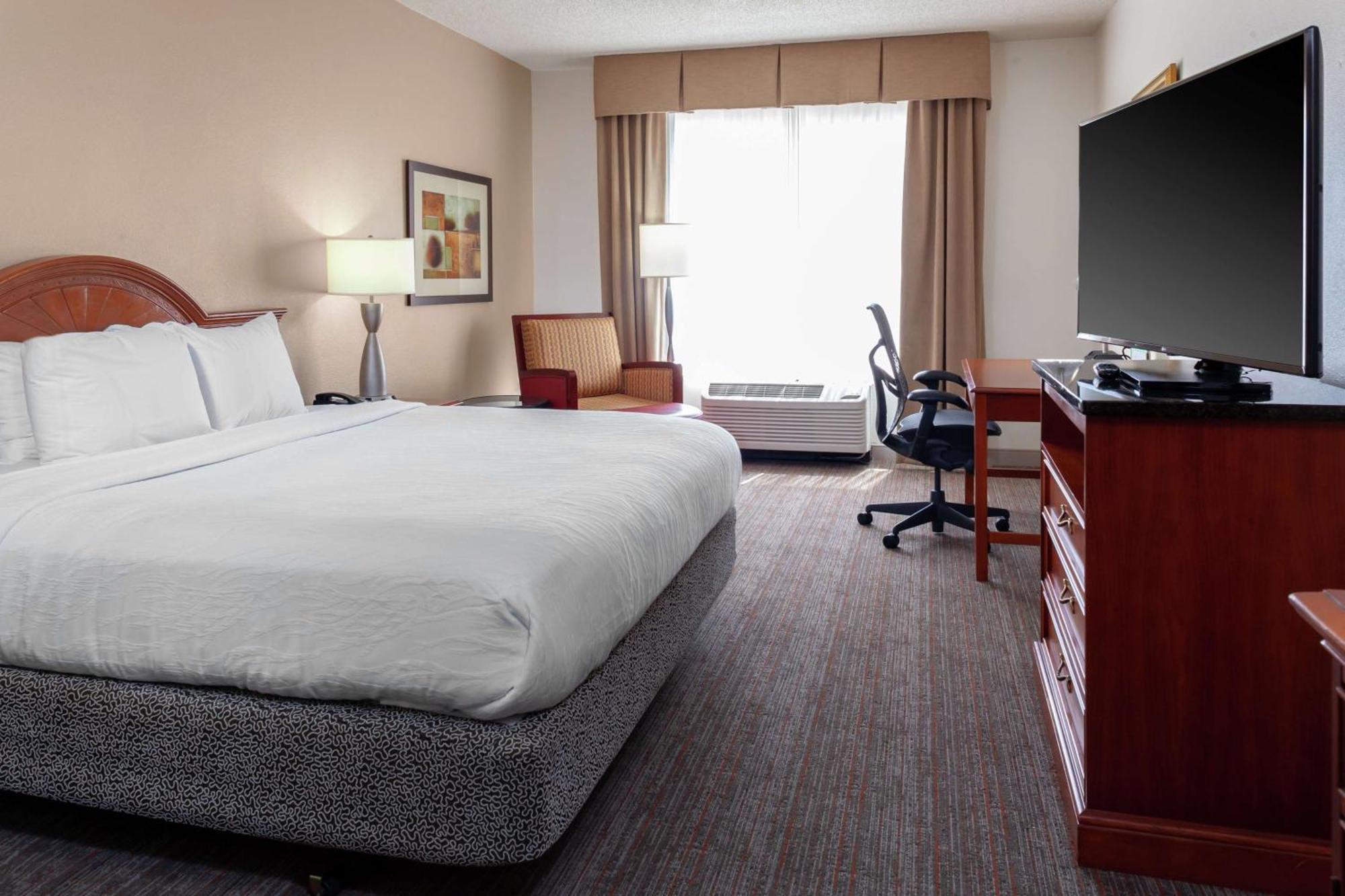 Hilton Garden Inn Charlotte North Exterior photo